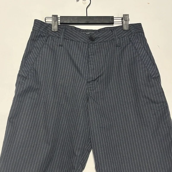 Ripcurl Men's 11" Black Grey Pinstripe Cargo Board Shorts Size 31 - Picture 2 of 9